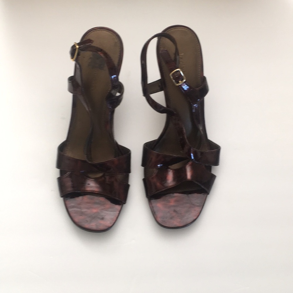 Mottled brown beautiful heels.